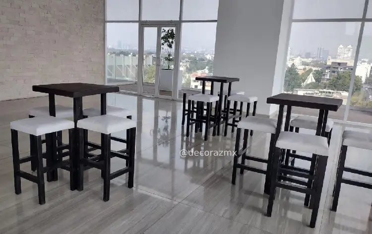 Renta de periqueras chocolate estilo lounge para 4 personas en eventos de CDMX
