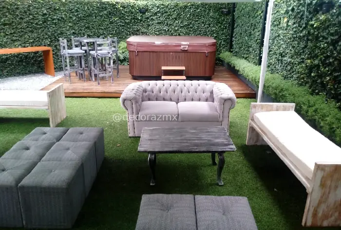 Sala vintage estilo silver con baúl decorativo para eventos en CDMX